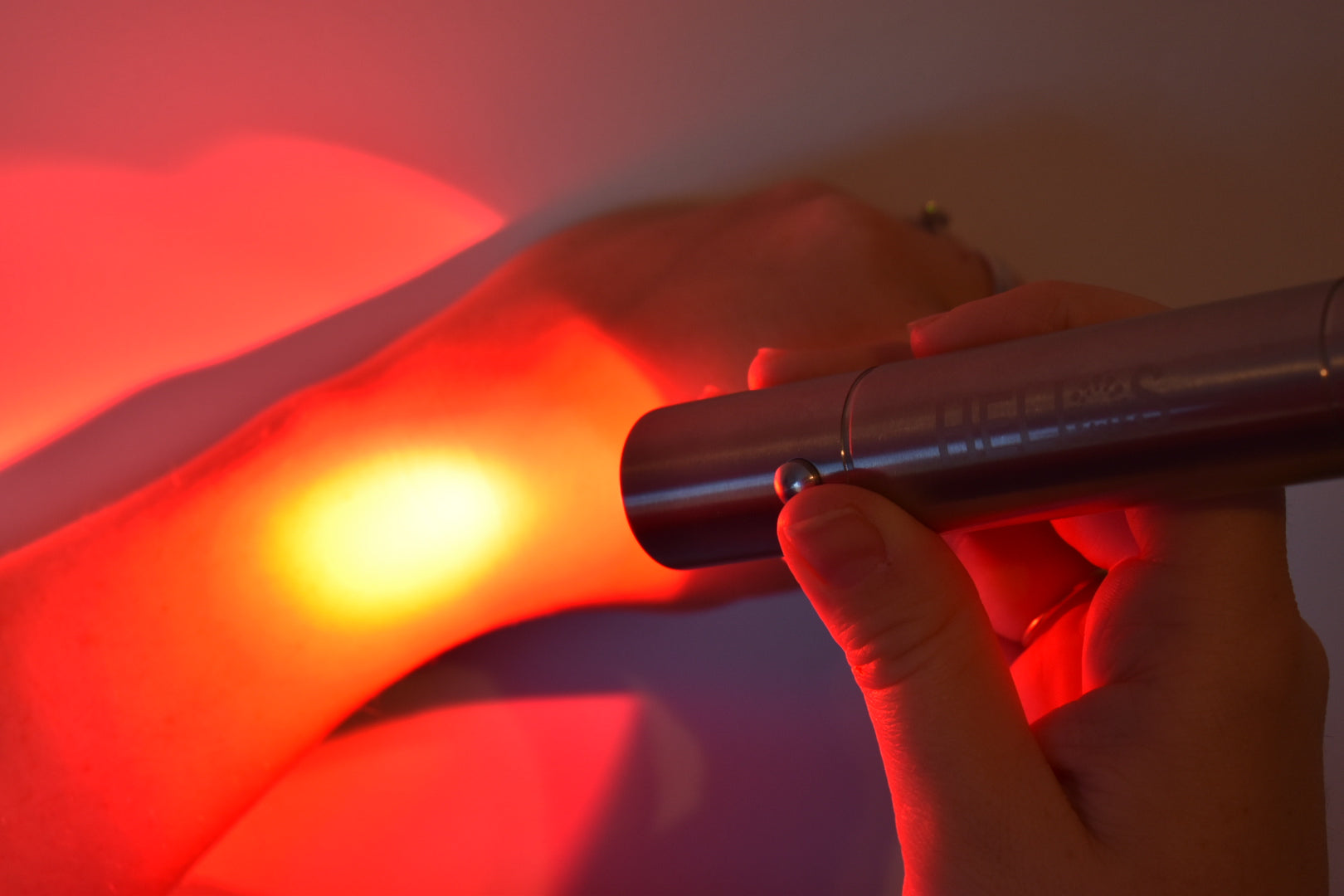 Dispositivo portátil de terapia de luz roja HELIOS FOCUS